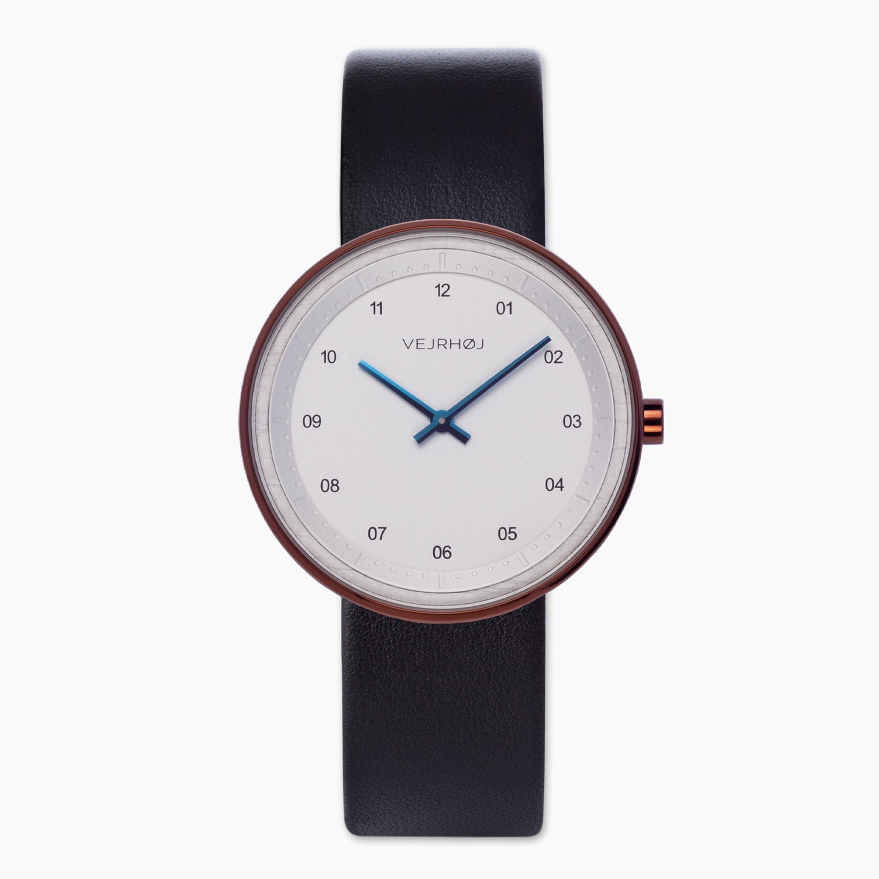 ARCTIC、白い文字盤を特徴にする北欧デザインのメンズ腕時計。仕事にも、カジュアルにも適切な腕時計