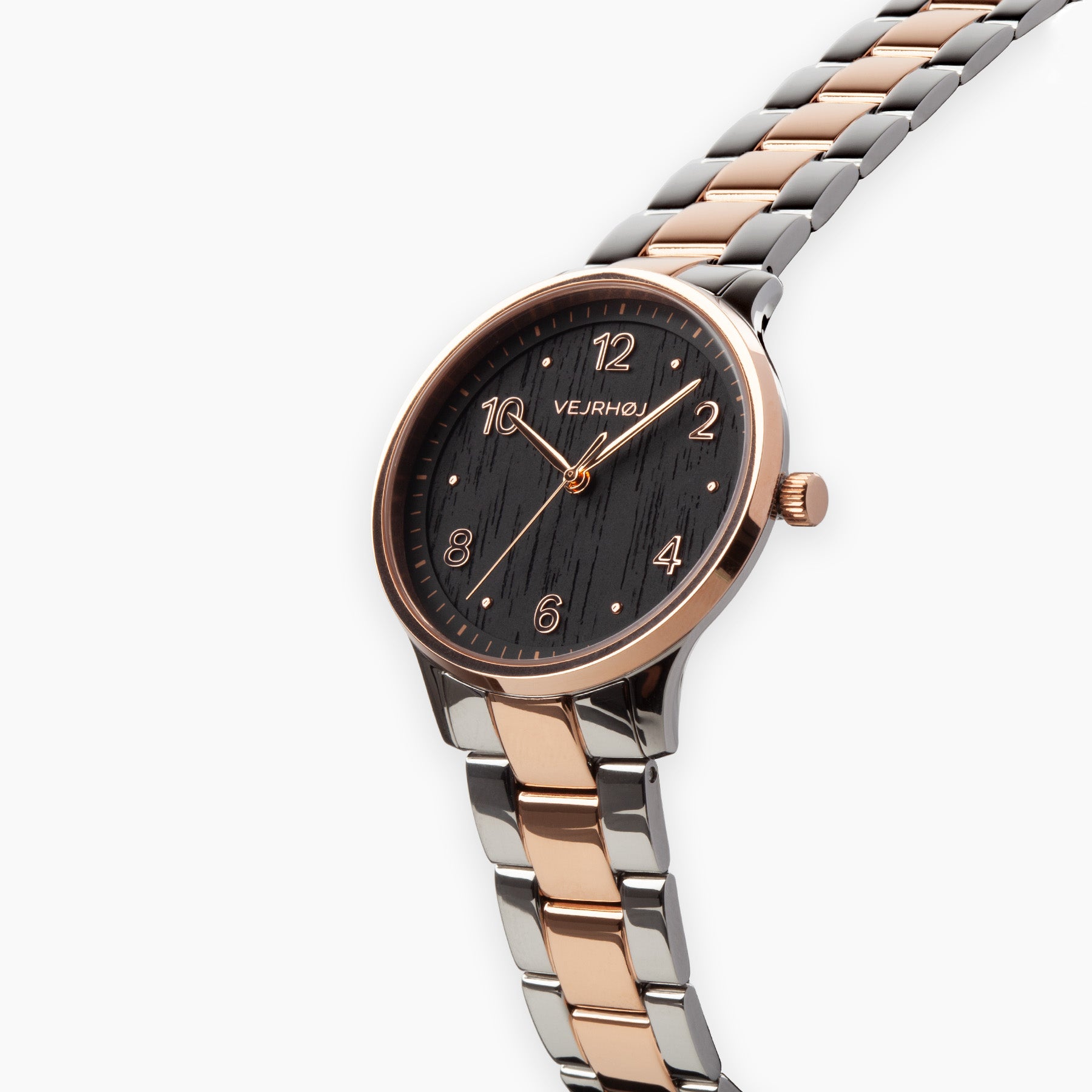 ヴェアホイのPetite Royal Black Rose、フェミニンなローズゴールドと落ち着いたブラックダイヤルが調和する大人の女性のための時計