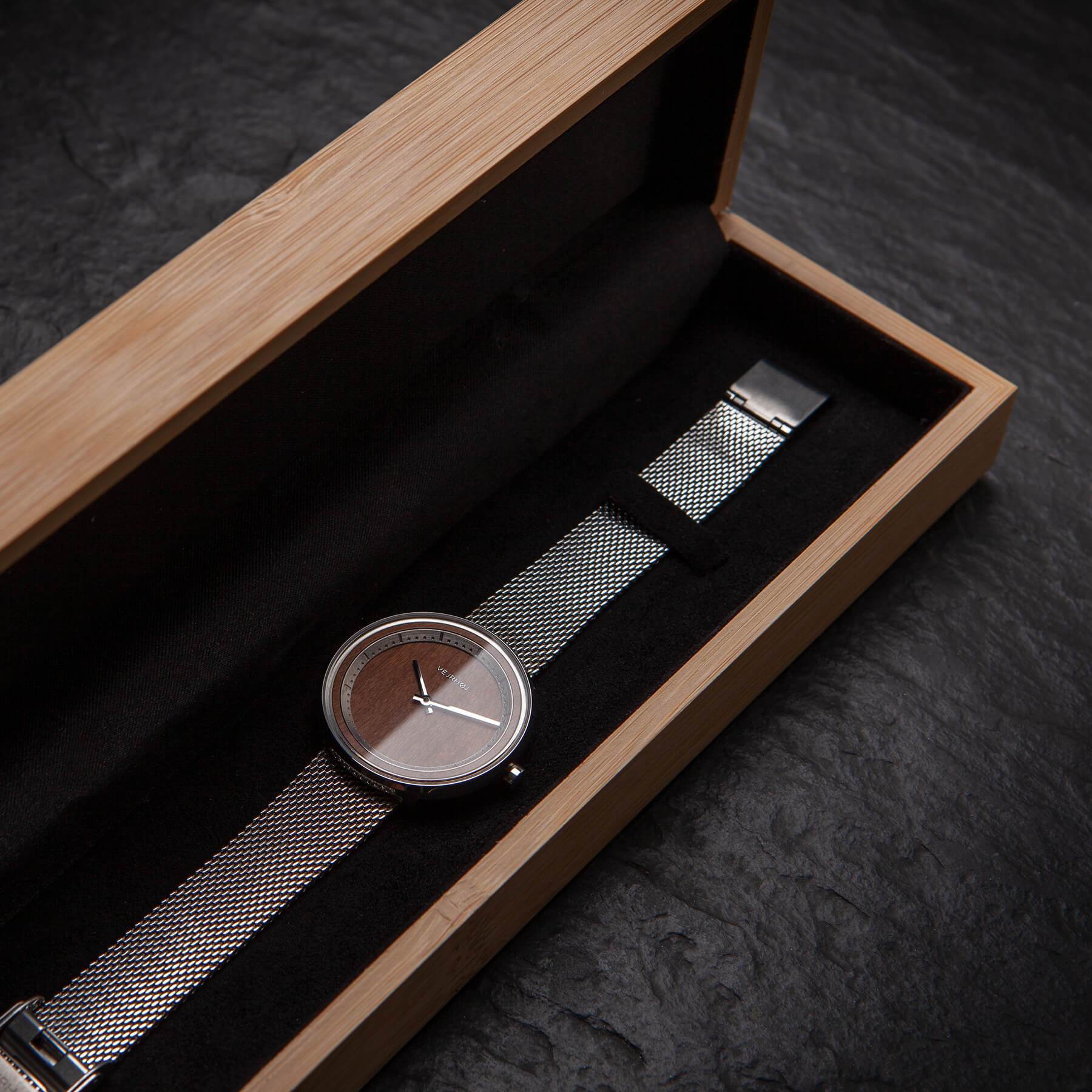VEJRHØJの木箱に入った木製腕時計 | SAKURA | mesh 