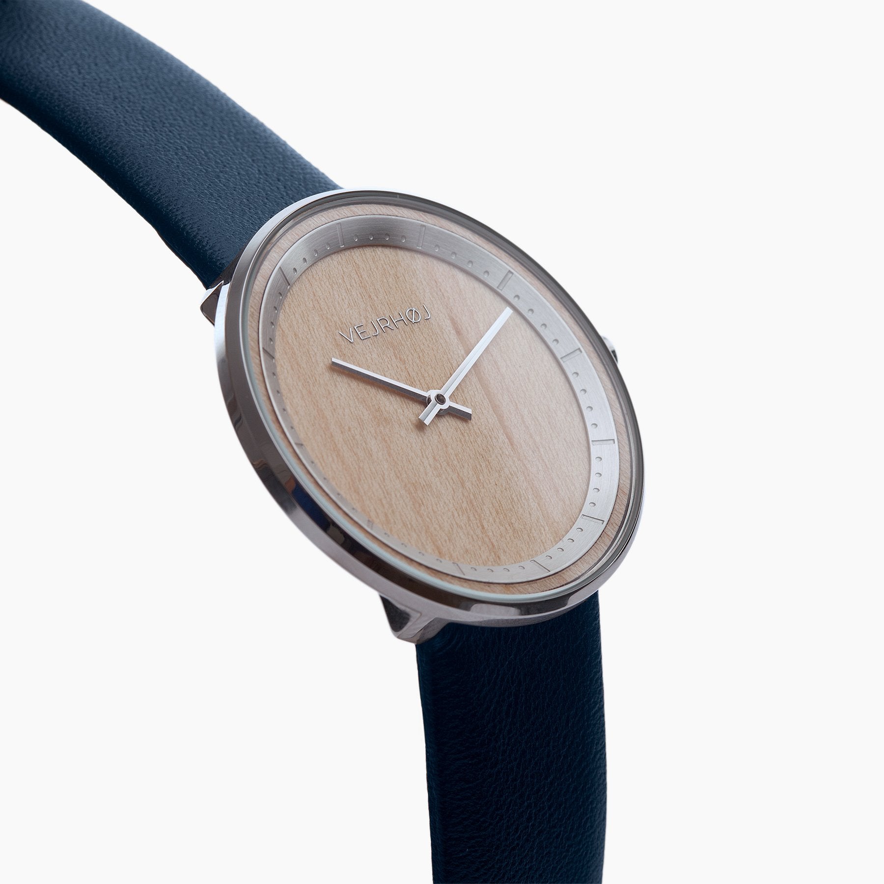 楓の木ステンレススチールと北欧ミニマリズムを組み合わせた木製腕時計 / The MAPLE | midnight blue / VEJRHØJ